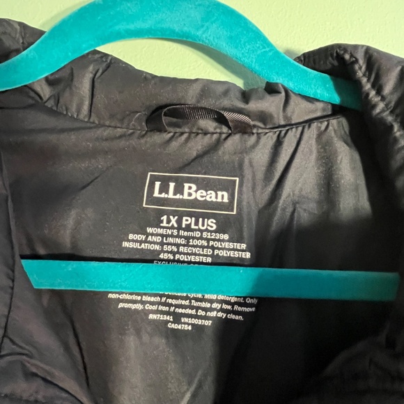 women’s LLbean 1x black coat - Picture 2 of 2